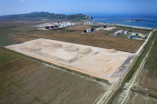 Construction of oil products terminal